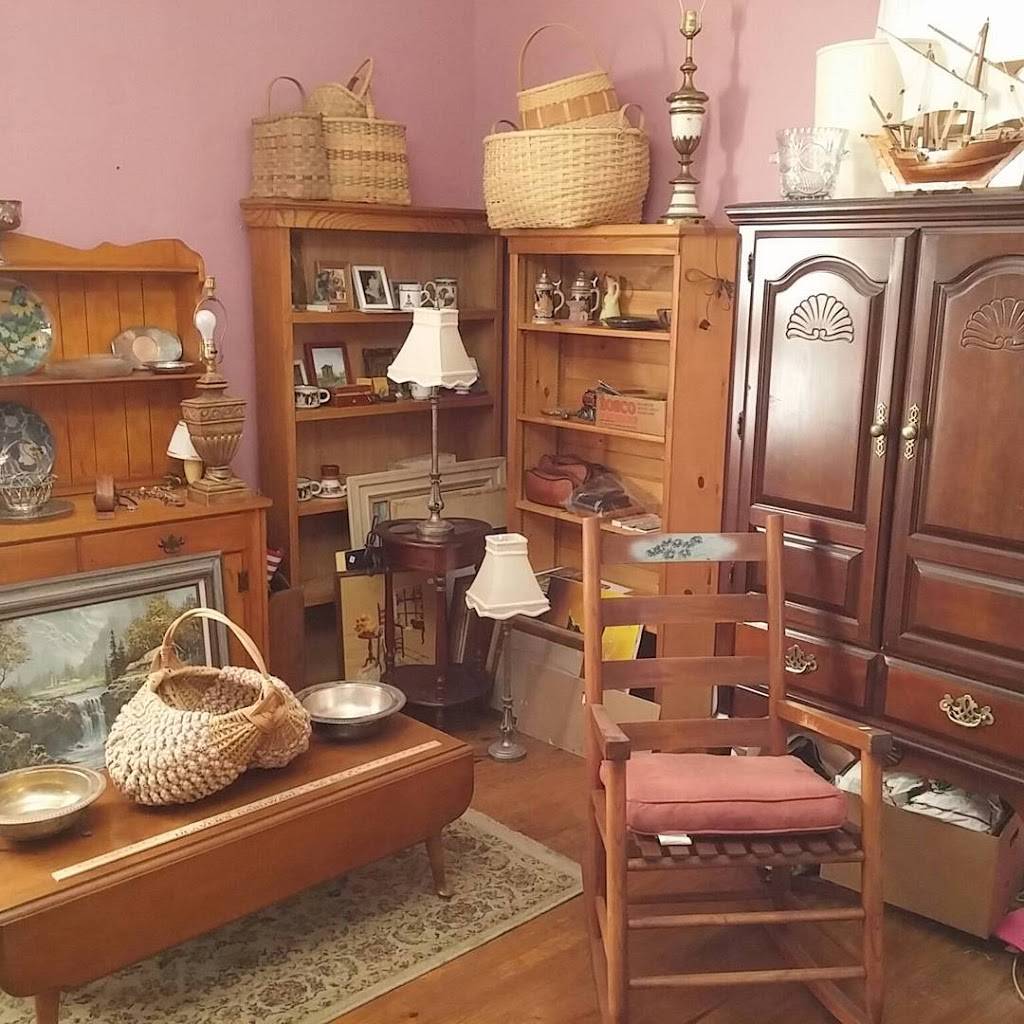 Boarding House Treasures & Tea Room | restaurant | 3903 Ellison St, Hope Mills, NC 28348, USA | 9104917777 OR +1 910-491-7777