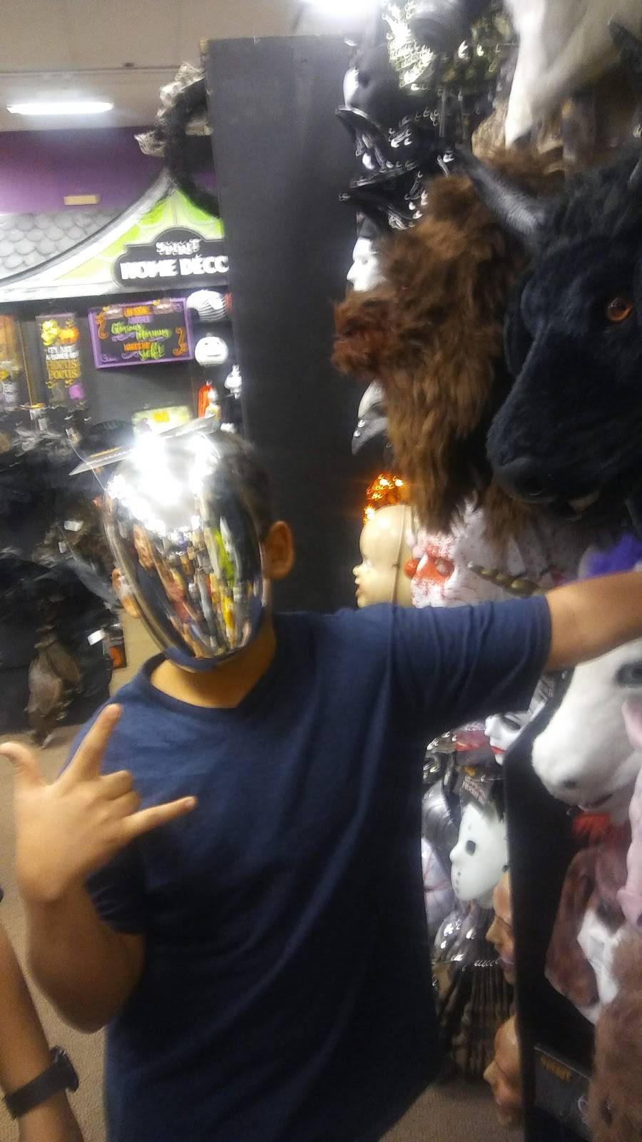 Chuck E. Cheeses | restaurant | 11735 Bandera Rd, San Antonio, TX 78250, USA | 2105092455 OR +1 210-509-2455