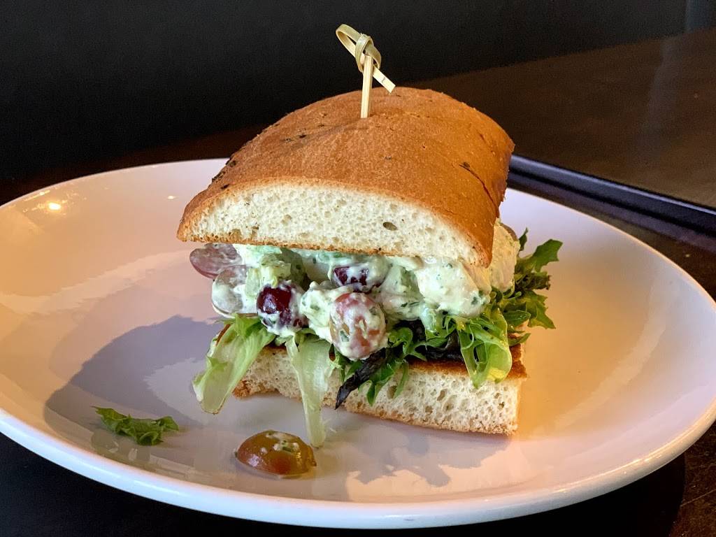 Rock Elm Tavern | restaurant | 16605 County Rd 24, Plymouth, MN 55447, USA | 7632084451 OR +1 763-208-4451