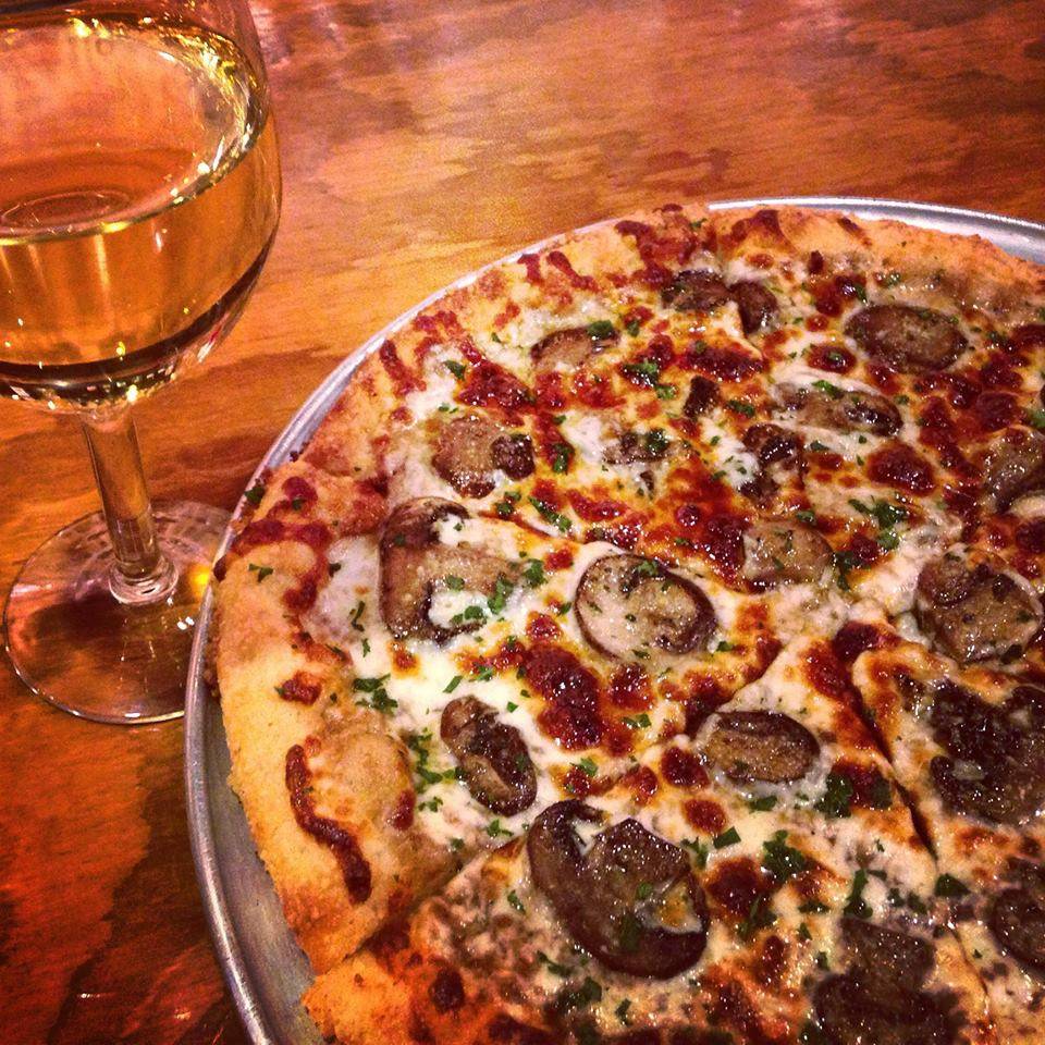 Fenton Winery & Brewery | restaurant | 1370 N Long Lake Rd, Fenton, MI 48430, USA | 8103734194 OR +1 810-373-4194