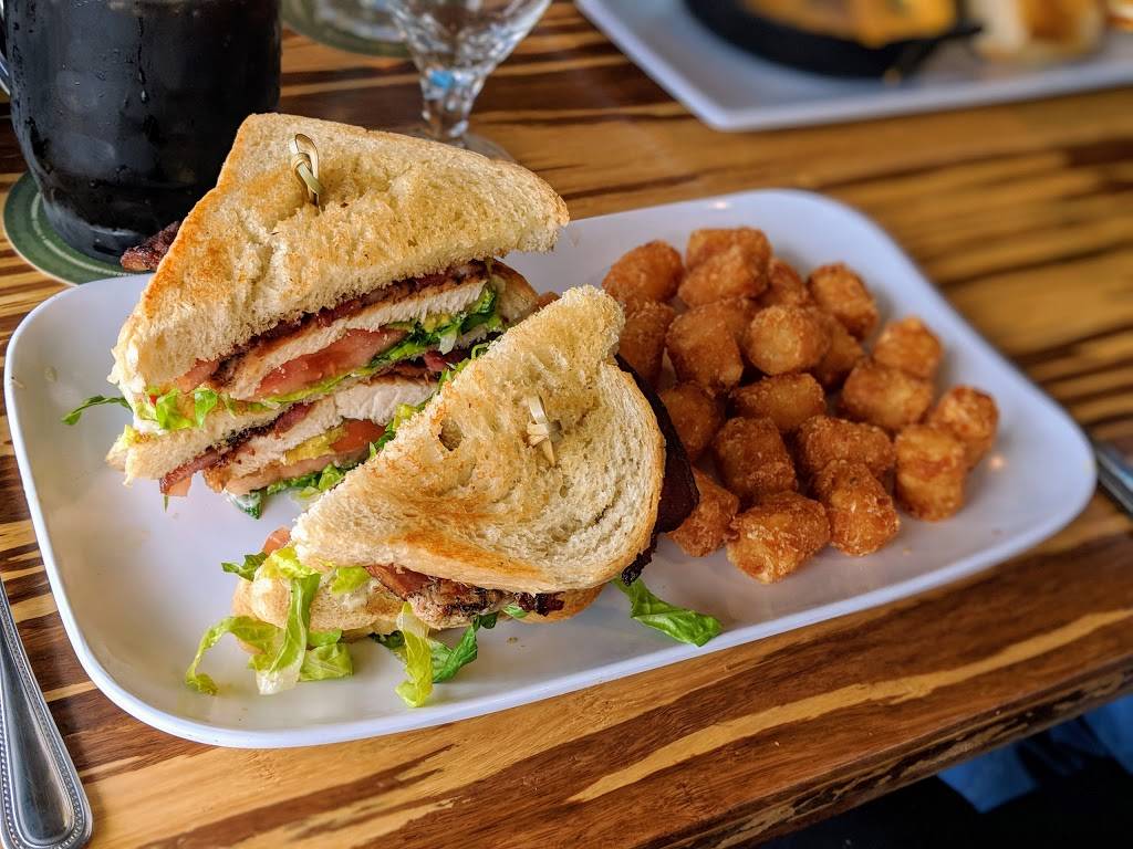 Growler USA - St. Charles - 100 Taps with a Craft Kitchen | restaurant | 3833 Elm St, St Charles, MO 63301, USA | 6364938111 OR +1 636-493-8111