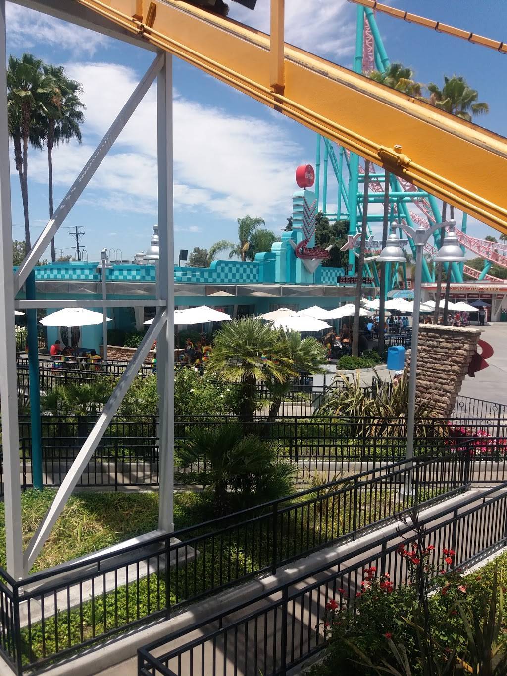 Coasters Diner | restaurant | 8039 Beach Blvd, Buena Park, CA 90620, USA | 7142205200 OR +1 714-220-5200