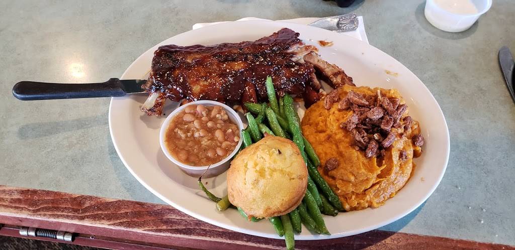 Greenies Clubhouse at Delbrook | restaurant | 700 S 2nd St, Delavan, WI 53115, USA | 2627281339 OR +1 262-728-1339