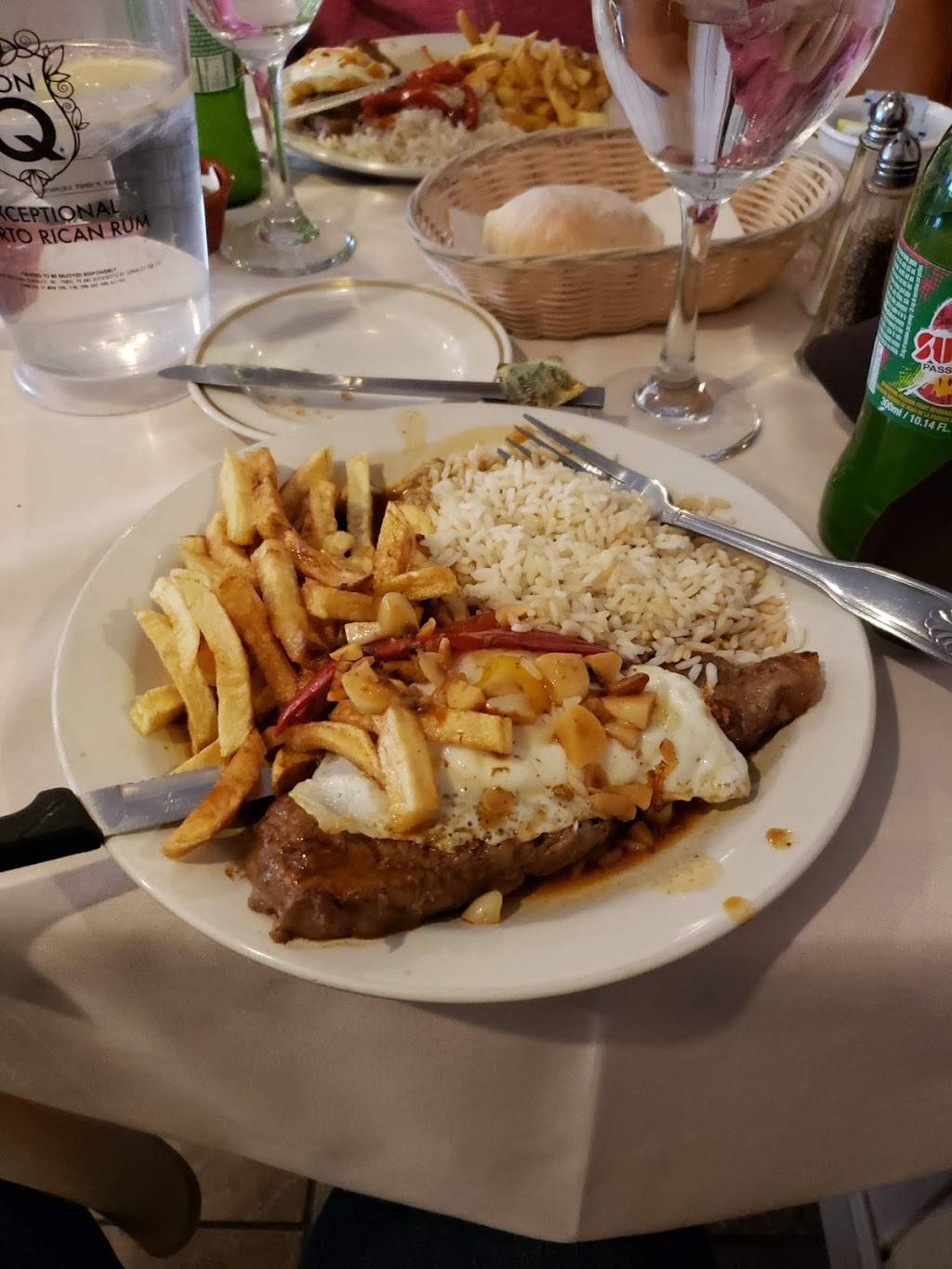 Campinos Portuguese Restaurant | restaurant | 218 Warren Ave, East Providence, RI 02914, USA | 4014386800 OR +1 401-438-6800