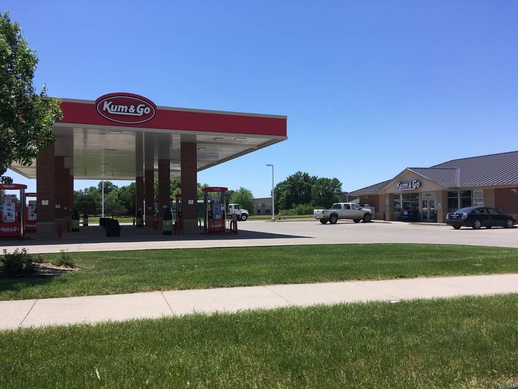 Kum & Go | meal takeaway | 5800 Northglenn Dr, Johnston, IA 50131, USA | 5152761730 OR +1 515-276-1730