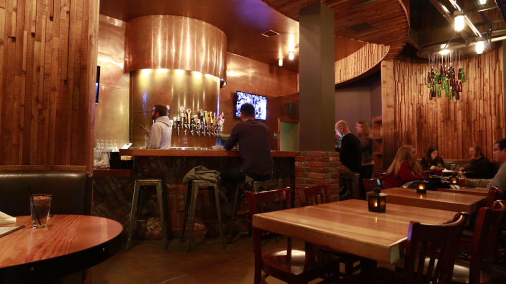 Stout Burgers and Beers | restaurant | 111 Santa Monica Blvd, Santa Monica, CA 90401, USA | 3102608679 OR +1 310-260-8679