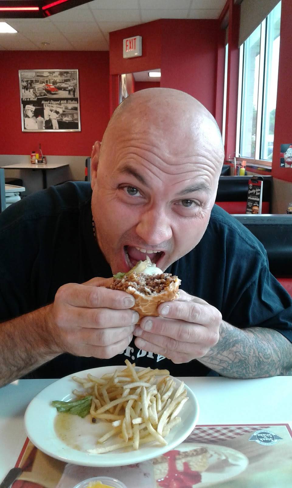 Steak n Shake | restaurant | 1015 James Ave, Bedford, IN 47421, USA | 8122755616 OR +1 812-275-5616