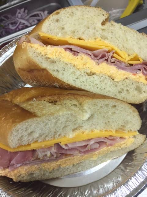 Carryout By Chrislyn | meal takeaway | 128 E 2nd St, Washington, NC 27889, USA | 2523409475 OR +1 252-340-9475