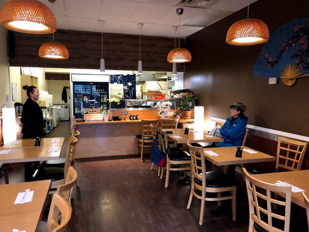 Sushi Minato | restaurant | 299 The Queensway S, Keswick, ON L4P 2B4, Canada | 9054764639 OR +1 905-476-4639