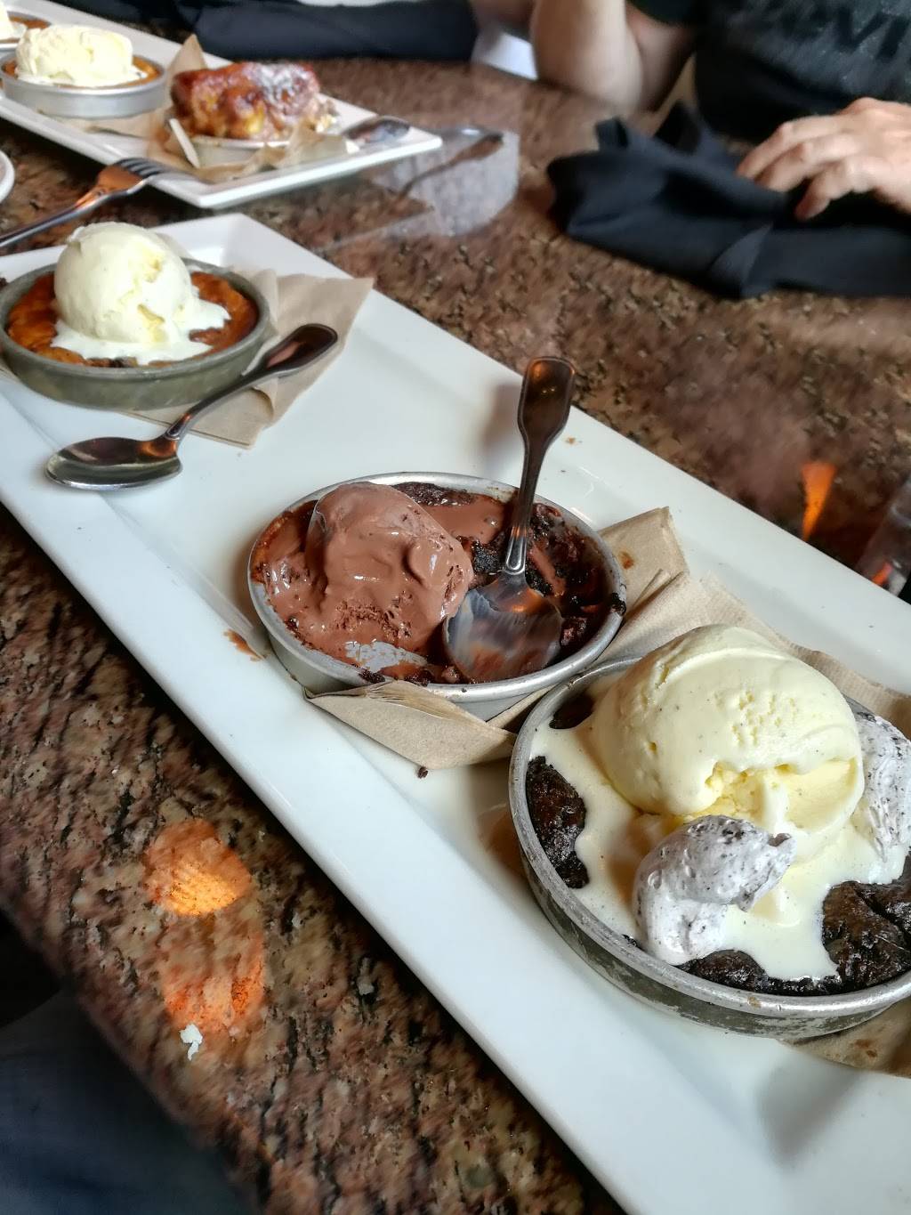 BJs Restaurant & Brewhouse | restaurant | 13930 Promenade Commons St, Gainesville, VA 20155, USA | 5712226950 OR +1 571-222-6950