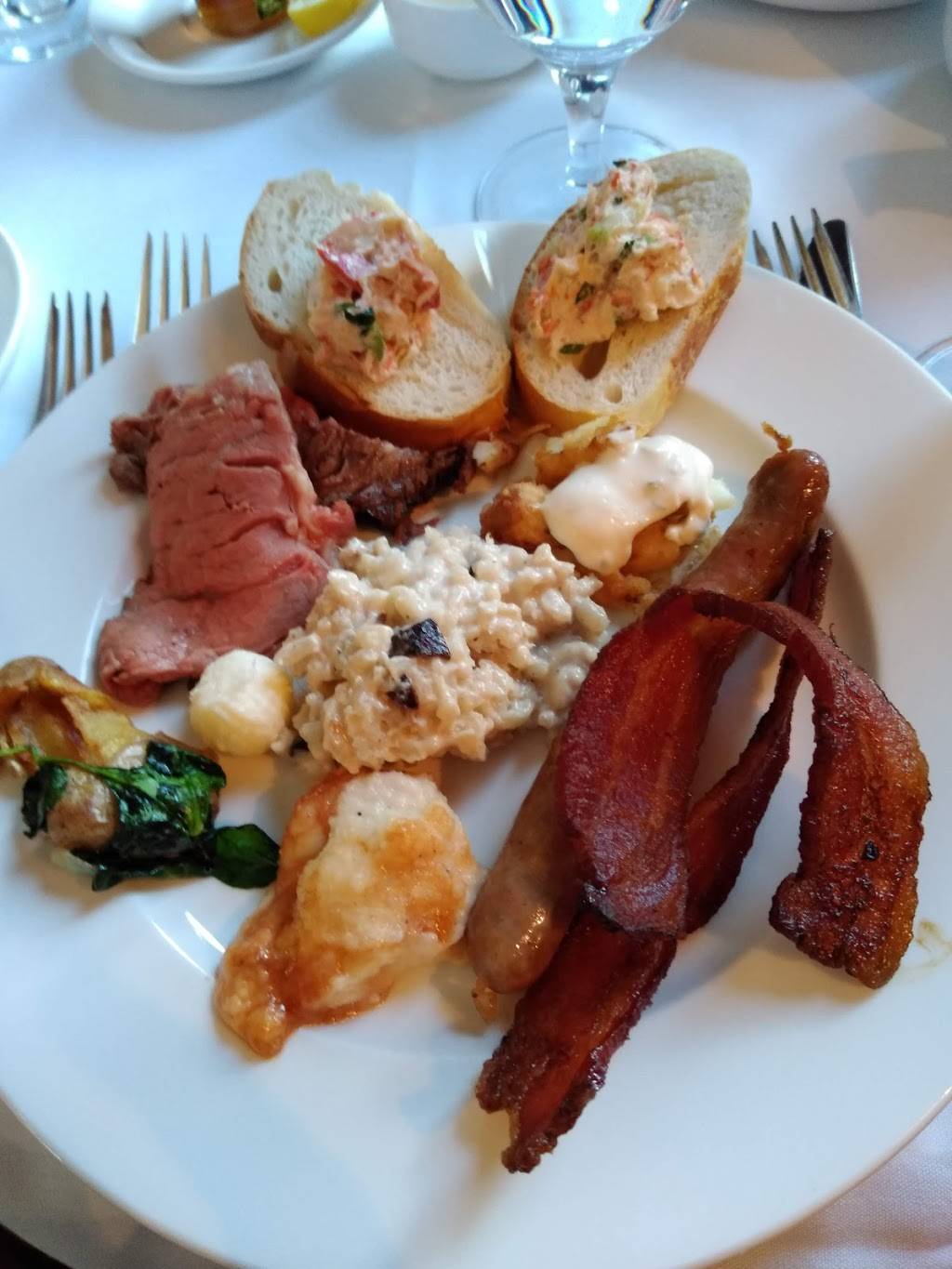 The Wisconsin Room | restaurant | 419 Highland Dr, Kohler, WI 53044, USA | 9204578000 OR +1 920-457-8000