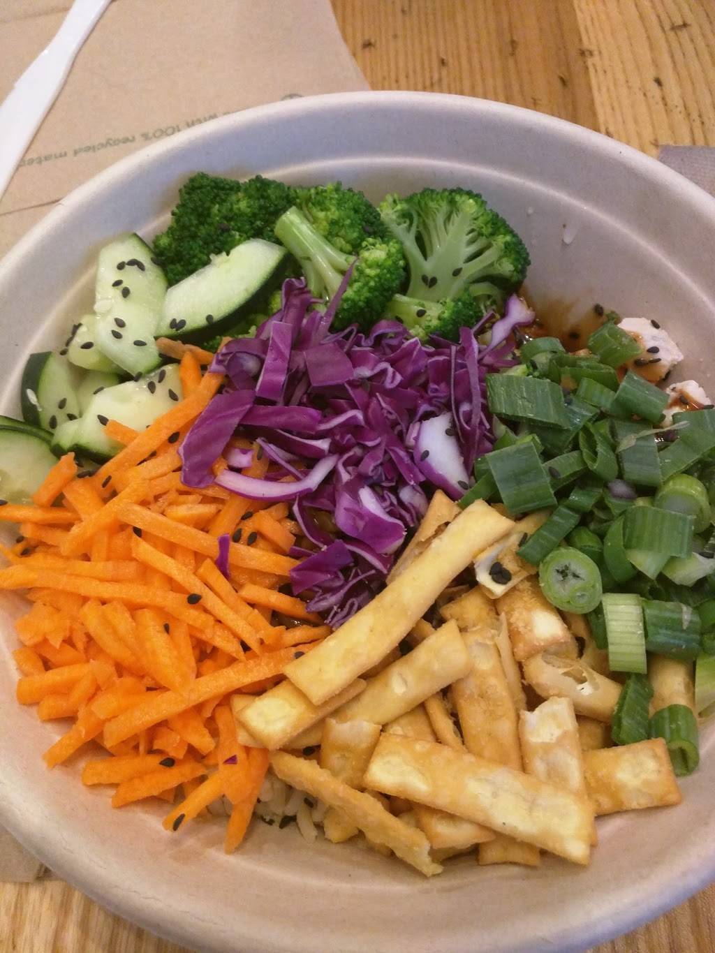 Freshii | restaurant | 240 Main St, White Plains, NY 10601, USA | 9144228000 OR +1 914-422-8000