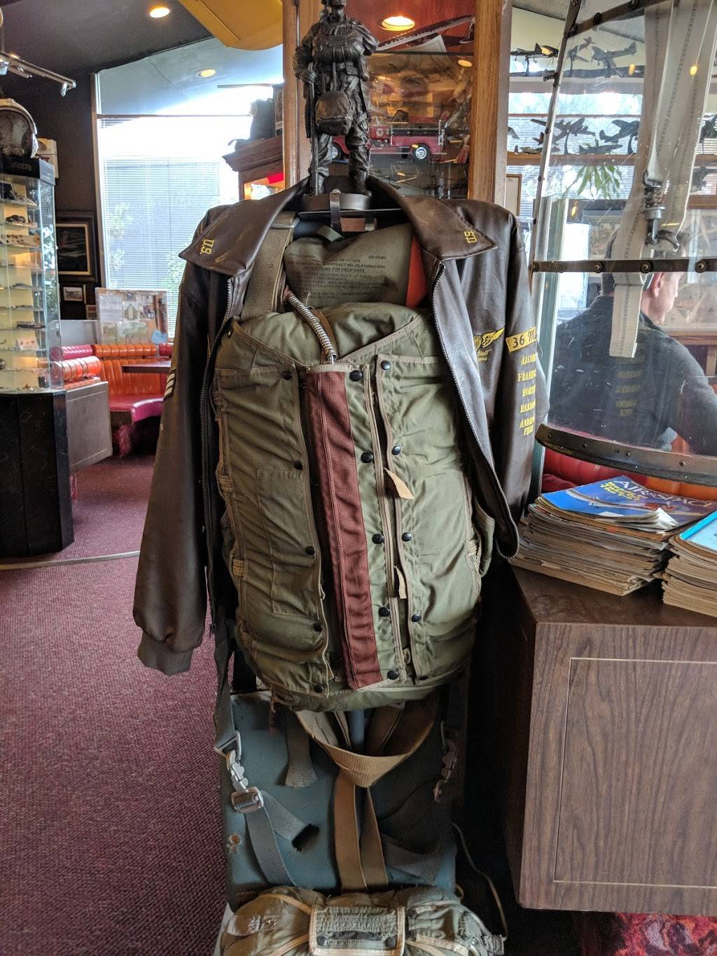 Randys Restaurant | restaurant | 10016 E Marginal Way S, Tukwila, WA 98168, USA | 2067639333 OR +1 206-763-9333