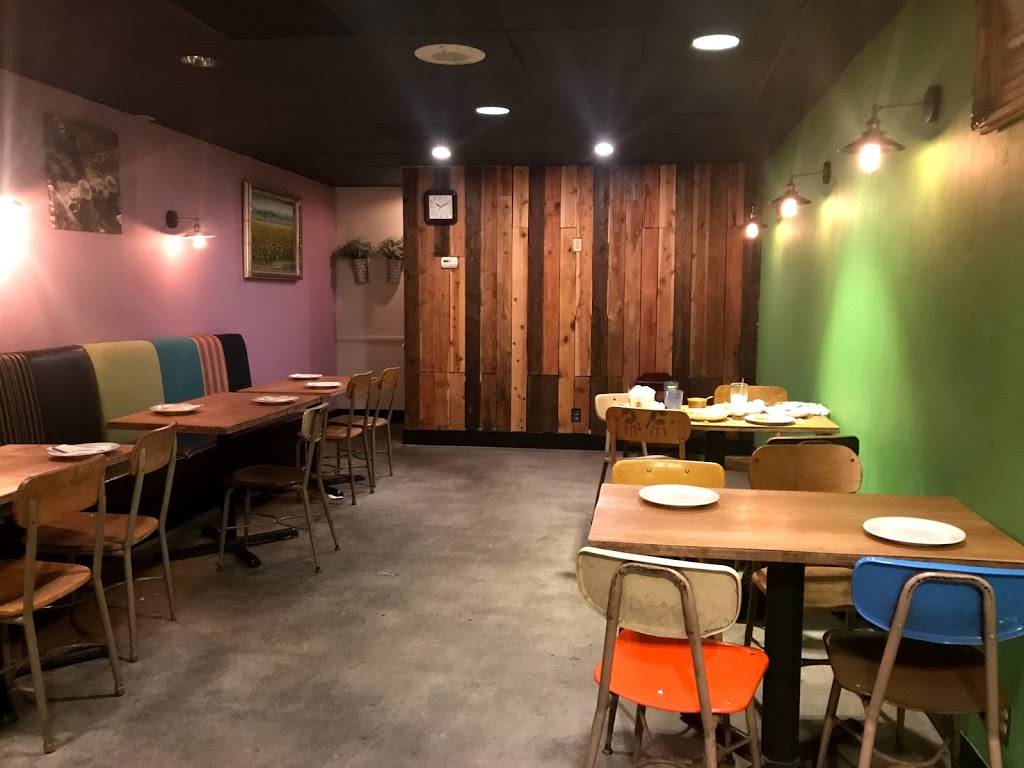 Khun Mae Ploy Thai Cuisine | restaurant | 2703 Sunset Blvd, Los Angeles, CA 90026, USA | 2134832105 OR +1 213-483-2105