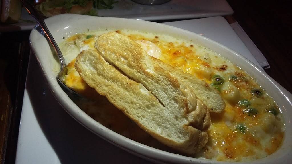 Atlantic Village | shopping mall | 953-990 Atlantic Blvd, Atlantic Beach, FL 32233, USA | 9045987000 OR +1 904-598-7000