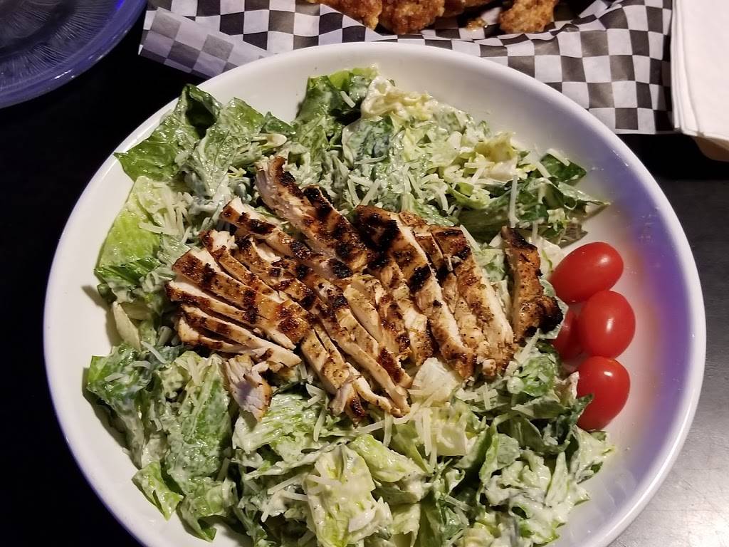 Off the Traxx | restaurant | 918 E New Haven Ave, Melbourne, FL 32901, USA | 3213272919 OR +1 321-327-2919