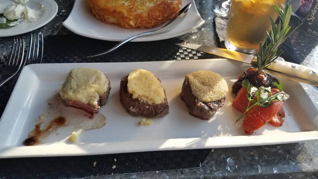 Nick & Ninos Penthouse Steakhouse | restaurant | 700 E Adams St Fl 30, Springfield, IL 62701, USA | 2177891530 OR +1 217-789-1530