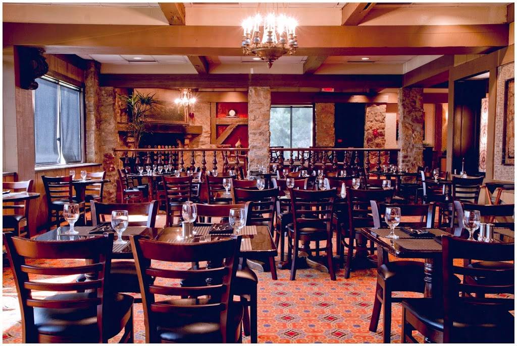 Nicolinos Restaurant & Lounge | restaurant | 2544 Executive Dr, Indianapolis, IN 46241, USA | 3173816146 OR +1 317-381-6146