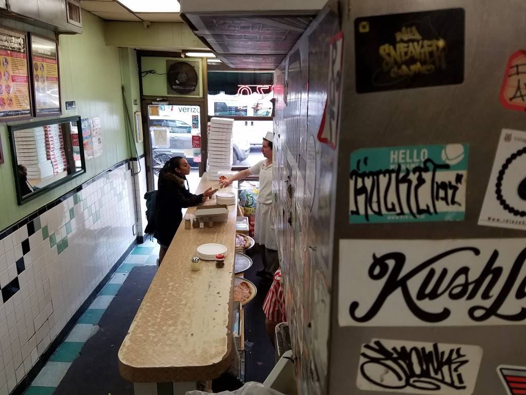 Pizza Palace | restaurant | 121 Dyckman St, New York, NY 10040, USA | 2125679588 OR +1 212-567-9588