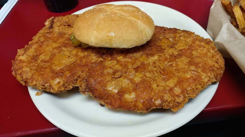 The Hungry Moose & Drunken Moose Lounge | restaurant | 4808 W Farmington Rd, Peoria, IL 61604, USA | 3092131407 OR +1 309-213-1407