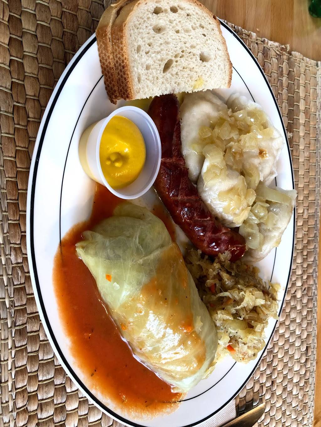 Janiks Pierogi Cafe | restaurant | 38-40 Main St, Westfield, MA 01085, USA | 4135795620 OR +1 413-579-5620