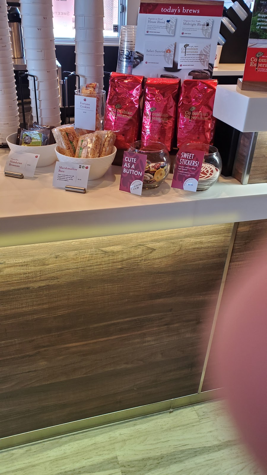 Sweetwaters Coffee & Tea - Gahanna/New Albany | bakery | 5780 N Hamilton Rd #1, Columbus, OH 43230, USA | 6142893304 OR +1 614-289-3304