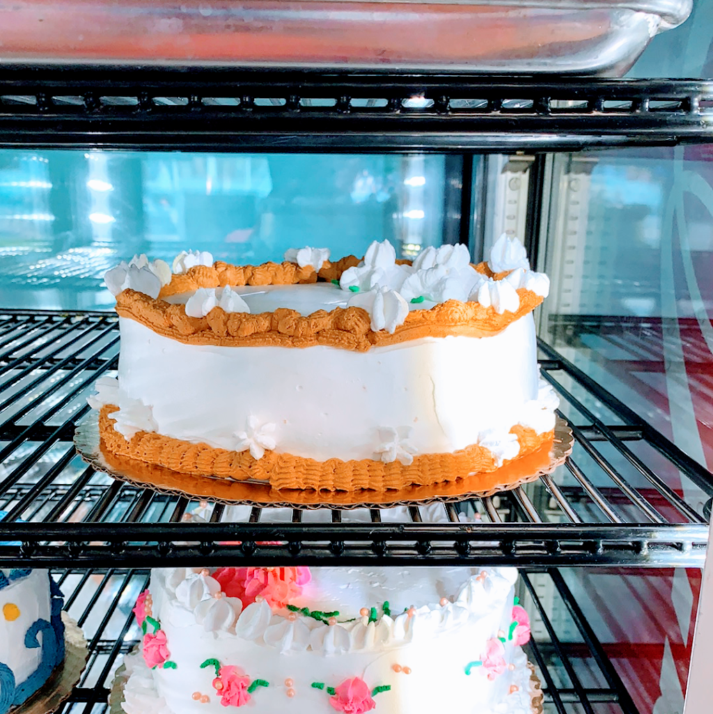 Recinos Café | restaurant | 85 Broadway, Somerville, MA 02145, USA | 6177641375 OR +1 617-764-1375