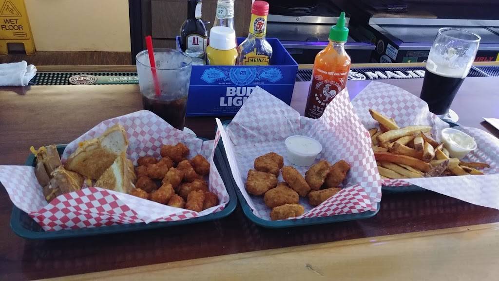 Dundee’s Place Bar and Grill | restaurant | 7024 Maple St, Omaha, NE 68104, USA | 4025024830 OR +1 402-502-4830