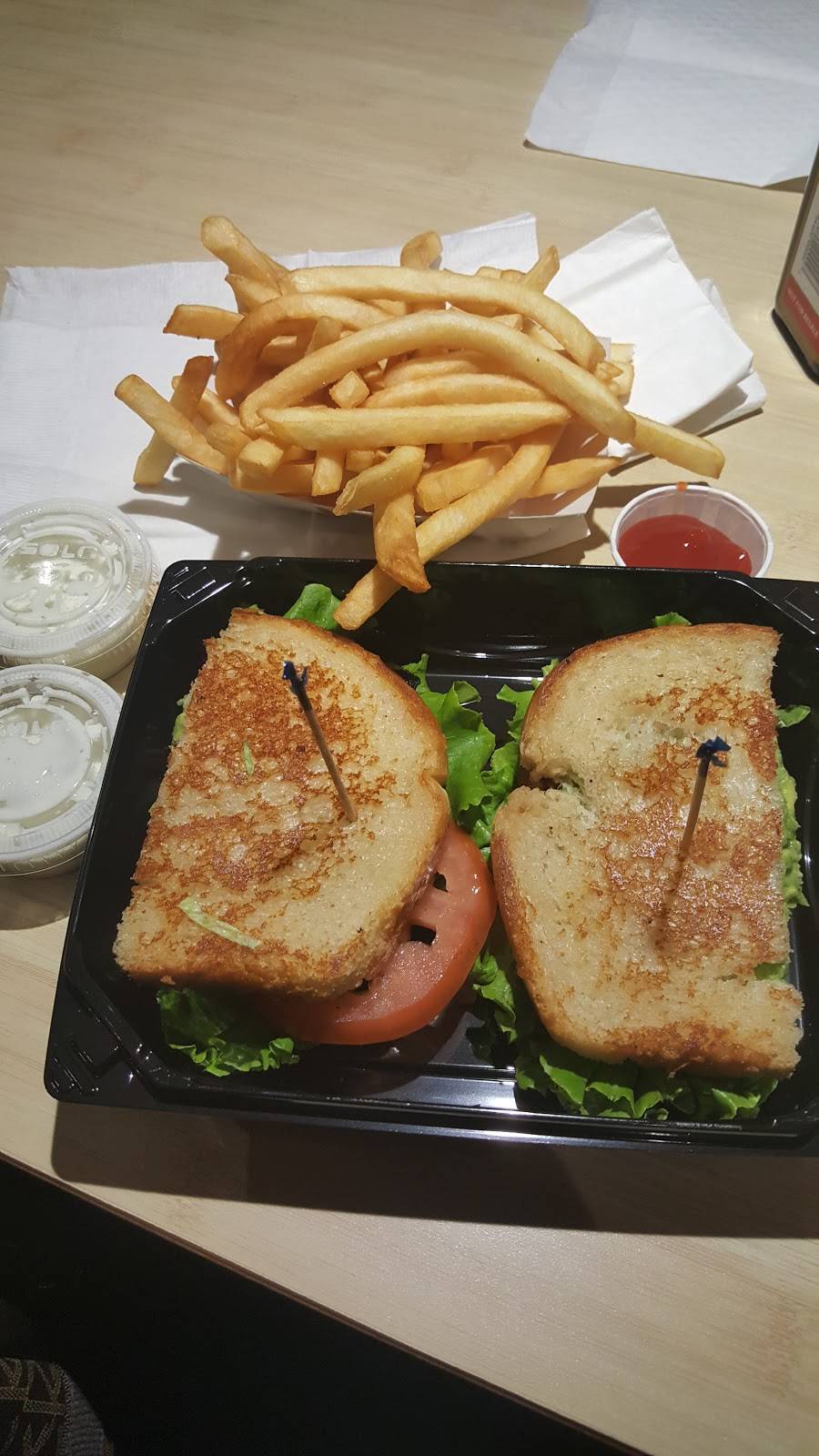 The Habit Burger Grill | meal takeaway | 2906 Tapo Canyon Blvd, Simi Valley, CA 93065, USA | 8055274500 OR +1 805-527-4500