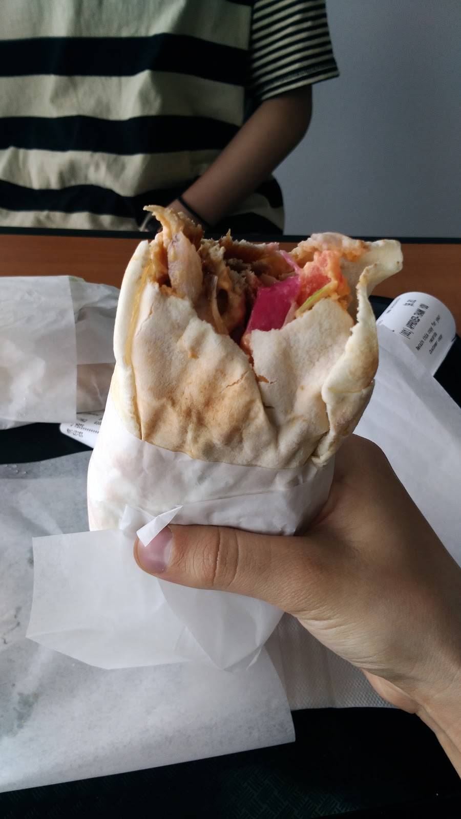 Chez Gaston Sharwarma | restaurant | 420 Boulevard Wilfrid-Lavigne, Gatineau, QC J9H 6W7, Canada | 8196827777 OR +1 819-682-7777