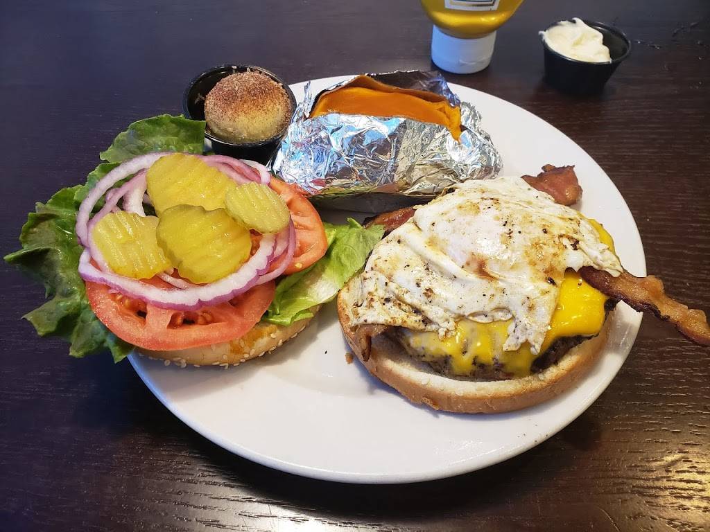 The Lamplighter | restaurant | 201 Virginia Ave, Clarksville, VA 23927, USA | 4343740230 OR +1 434-374-0230