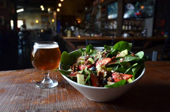 Floyd County Brewing Company | restaurant | 129 W Main St, New Albany, IN 47150, USA | 4705882337 OR +1 470-588-2337