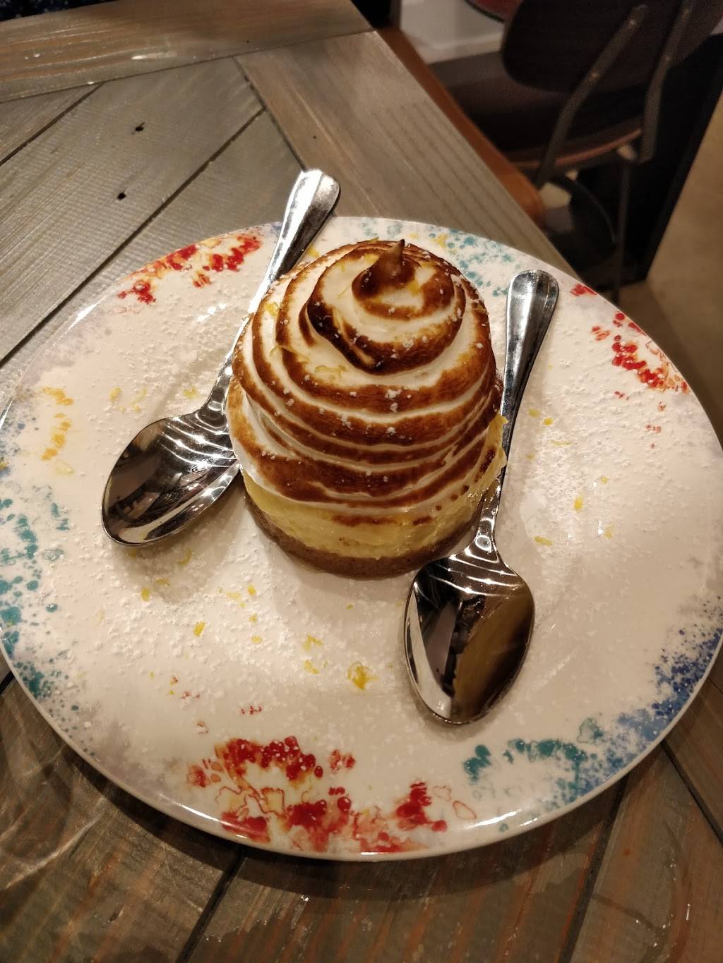 The Walrus Oyster & Ale House | restaurant | 10300 Little Patuxent Pkwy Suite 3030, Columbia, MD 21044, USA | 4107305738 OR +1 410-730-5738