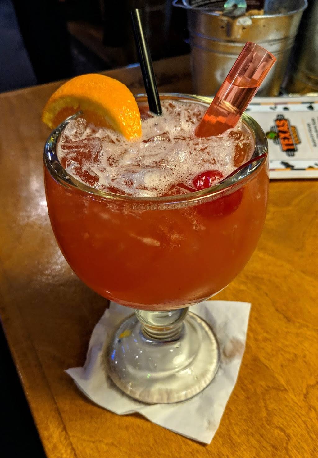 Texas Roadhouse | restaurant | 5010 N Desert Blvd, El Paso, TX 79912, USA | 9158320333 OR +1 915-832-0333