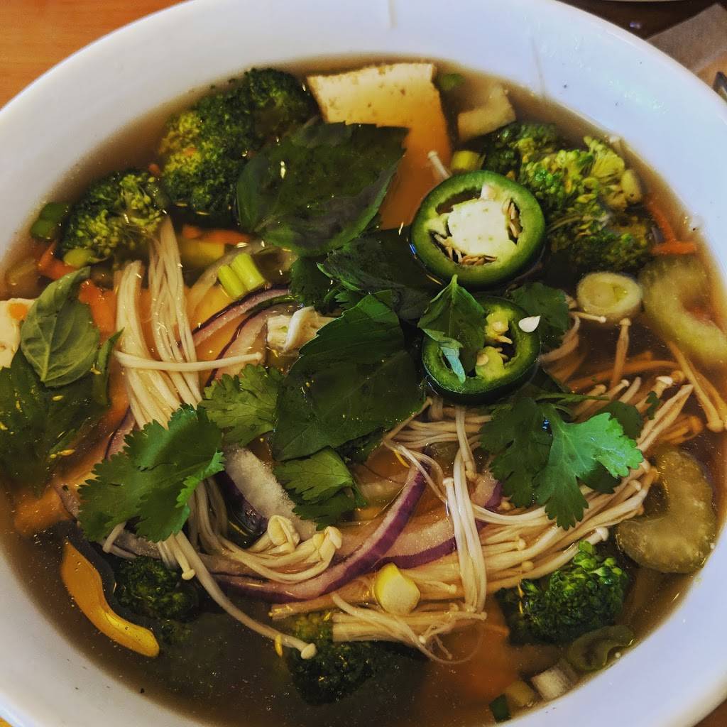 Pho Noodle House & Dragon Wok | restaurant | 2004, 206 W Camp St, East Peoria, IL 61611, USA | 3096995668 OR +1 309-699-5668