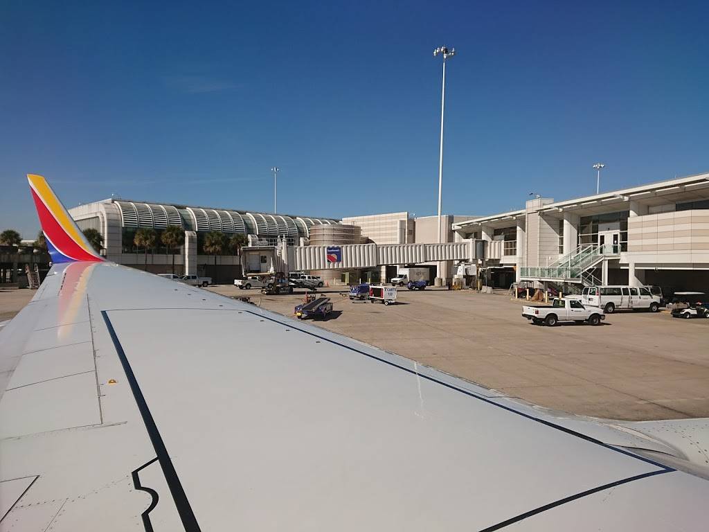 Johnny Rivers Grille and Market | restaurant | Orlando International Airport, Orlando, FL 32827, USA | 4078256688 OR +1 407-825-6688