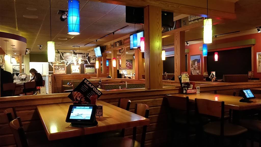Applebees Grill + Bar | restaurant | 25 Southland Dr, Fairmont, WV 26554, USA | 3043664411 OR +1 304-366-4411
