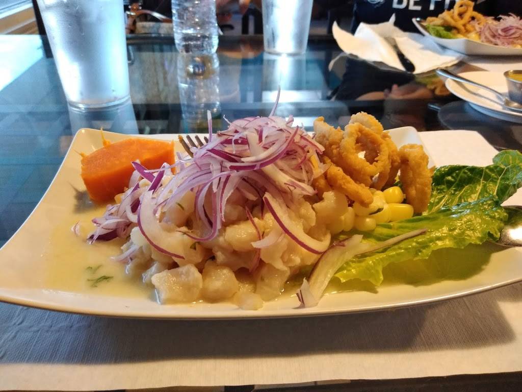 Off the Hook Bar and Grill Peruvian Restaurant | restaurant | 10901 US-441, Belleview, FL 34420, USA | 3523070661 OR +1 352-307-0661