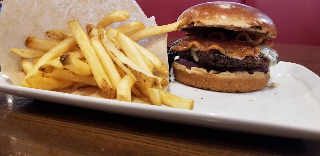 TGI Fridays | restaurant | 12721 Towne Center Dr, Cerritos, CA 90703, USA | 5628098442 OR +1 562-809-8442