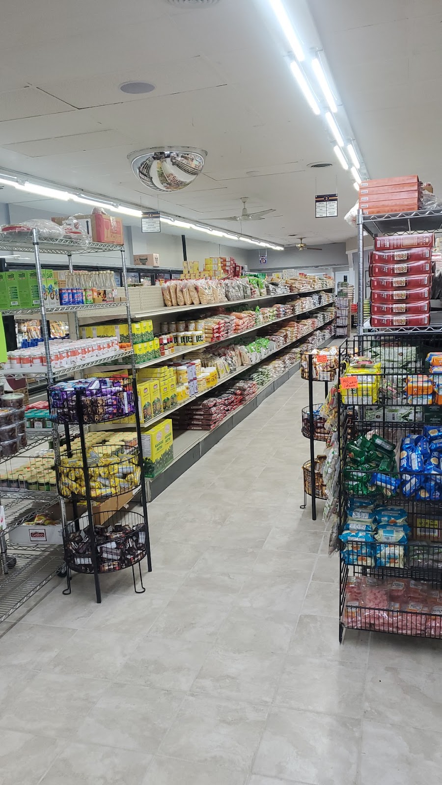 Maharaja Indian Mart Grocery Store Beer & Liquor Milwaukee | restaurant | 5928 S 27th St, Milwaukee, WI 53221, USA | 4142265541 OR +1 414-226-5541