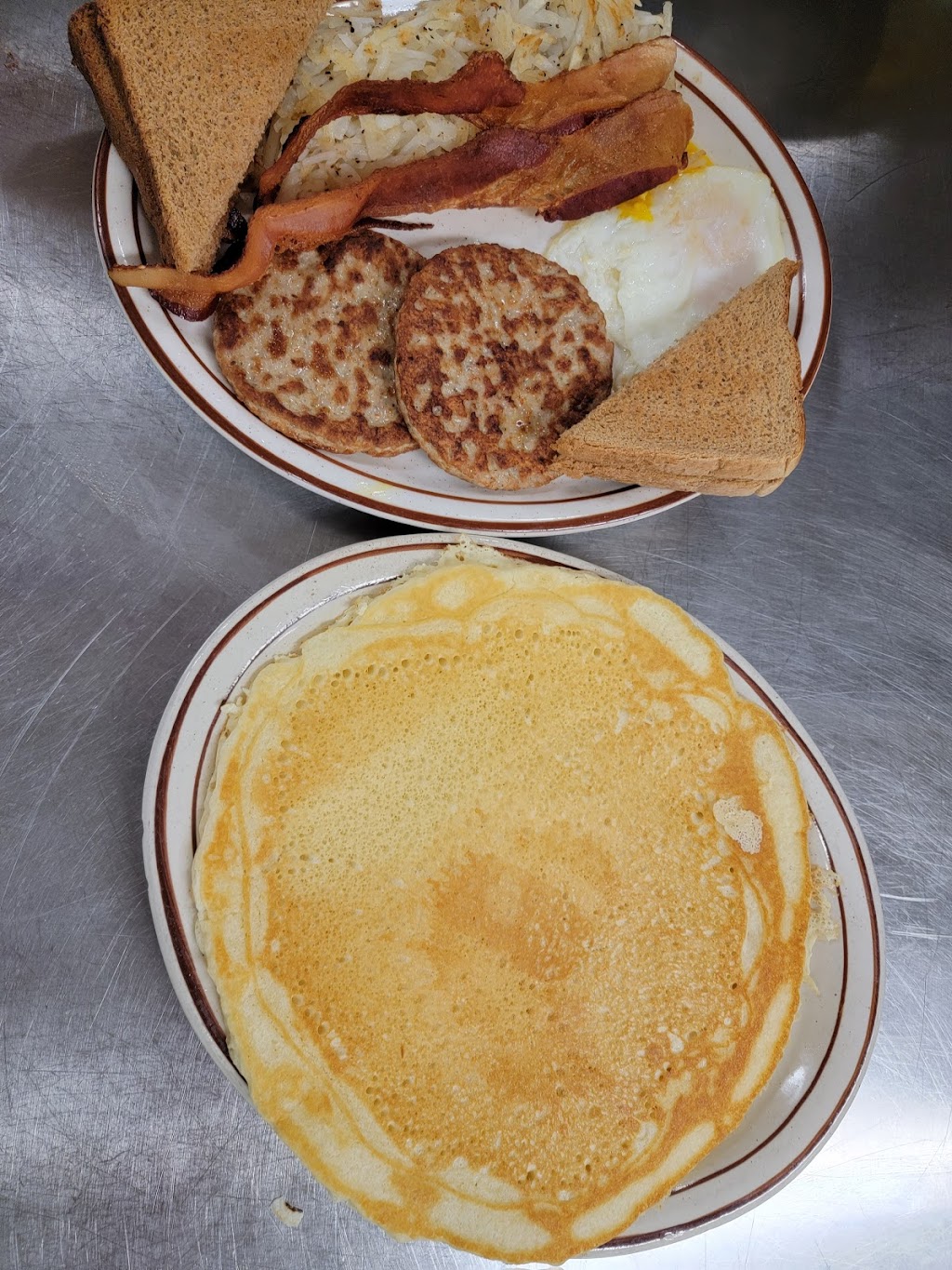 Chavolos mexican restaurant | restaurant | 582 Grand Ave, Del Norte, CO 81132, USA | 7196579038 OR +1 719-657-9038