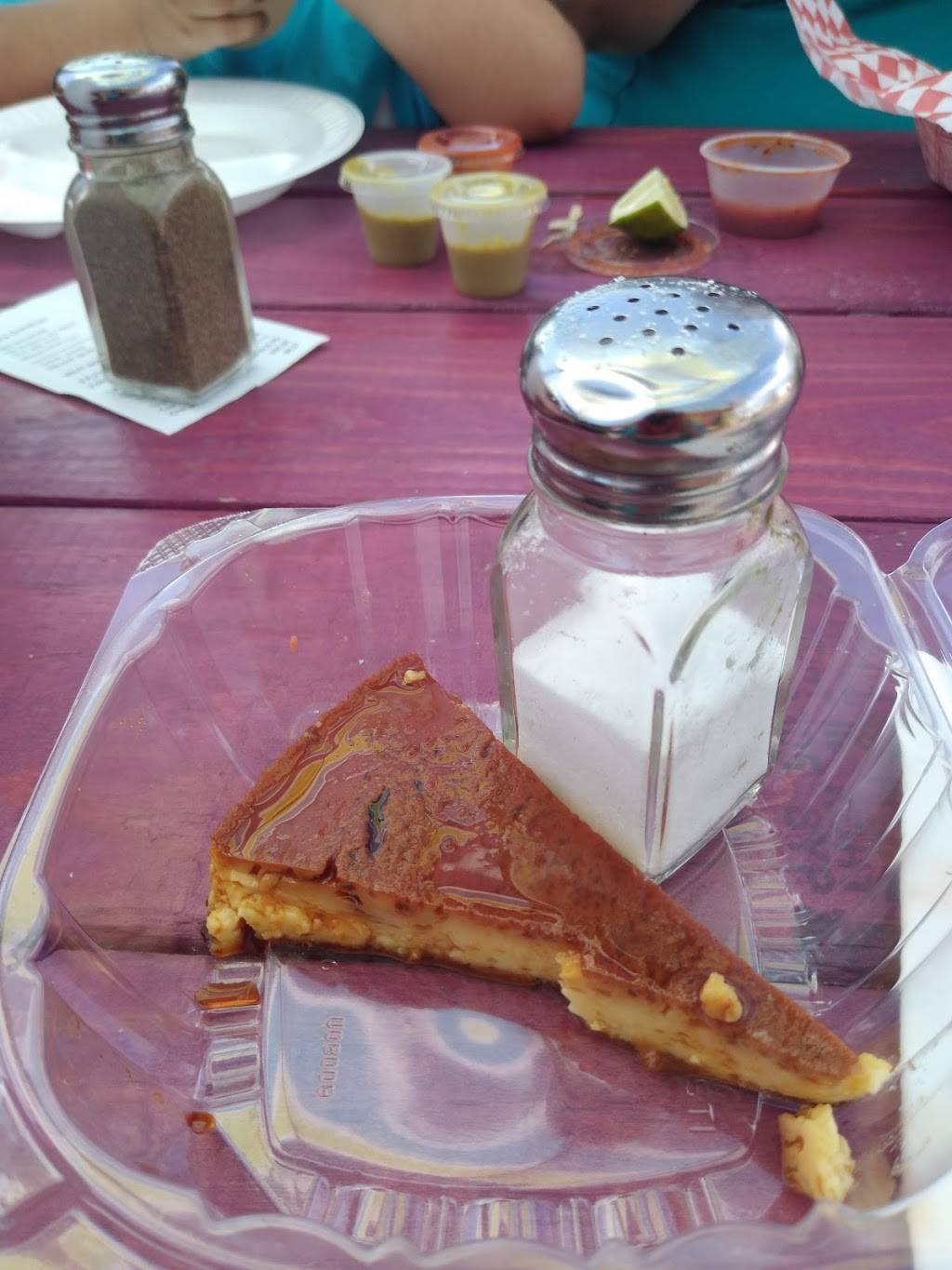 Lalas Gorditas | restaurant | 1600 Roosevelt Ave, San Antonio, TX 78210, USA | 2104657157 OR +1 210-465-7157