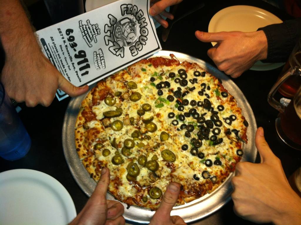 Firehouse Pizza | meal takeaway | 8879/19 N Knoxville Ave, Peoria, IL 61615, USA | 3096939111 OR +1 309-693-9111