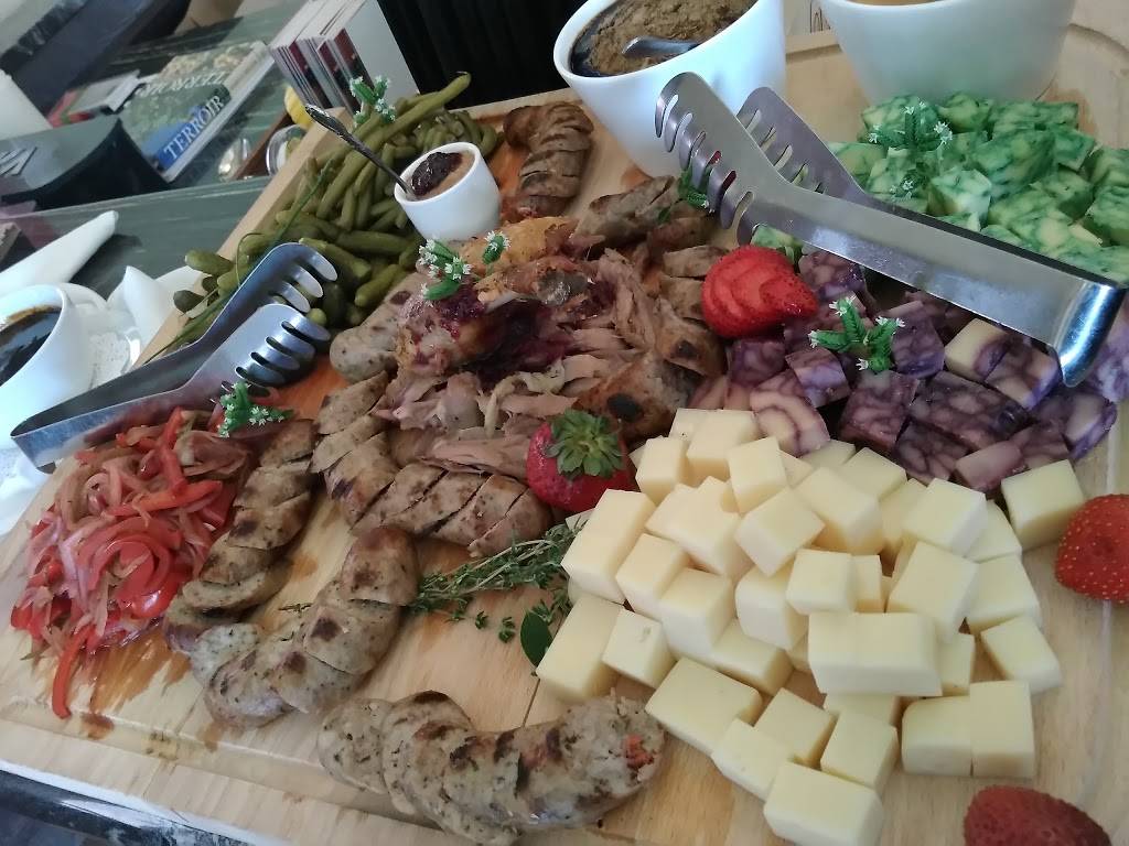 Bar Red | restaurant | 437 W Colfax Ave, Denver, CO 80204, USA | 7202967130 OR +1 720-296-7130