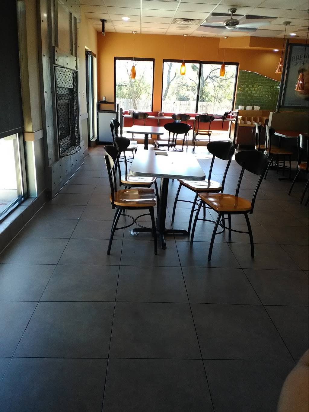 Jack in the Box | restaurant | 5509 Roosevelt Ave, San Antonio, TX 78214, USA | 2106272727 OR +1 210-627-2727