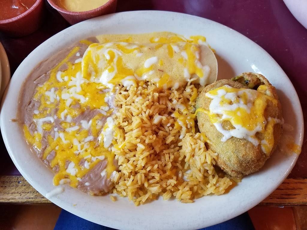 Mi Familia Mexican Restaurant | restaurant | 111 SW Lee Blvd, Lawton, OK 73505, USA | 5805910358 OR +1 580-591-0358