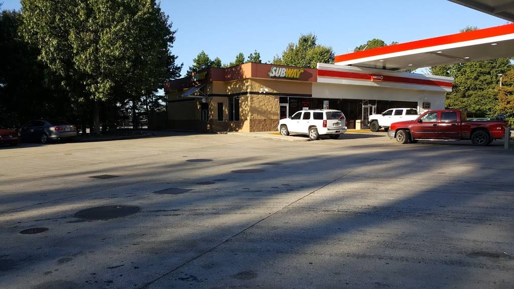 Subway | meal takeaway | 15940 Tiger Bend Rd, Baton Rouge, LA 70817, USA | 2257533851 OR +1 225-753-3851