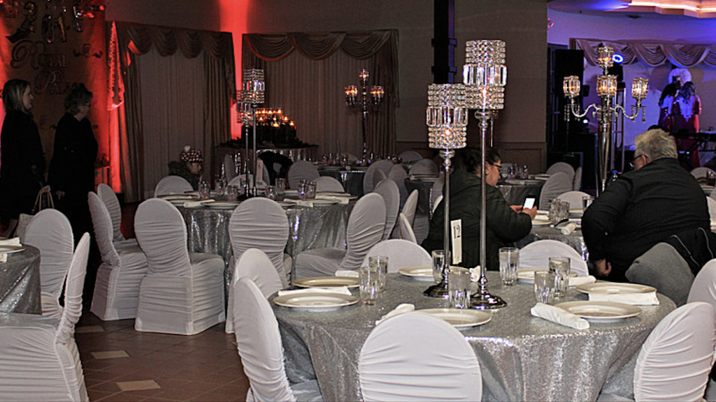 Royal Palace Restaurant & Banquet Hall | restaurant | 31920 Van Dyke Ave, Warren, MI 48093, USA | 5868836378 OR +1 586-883-6378