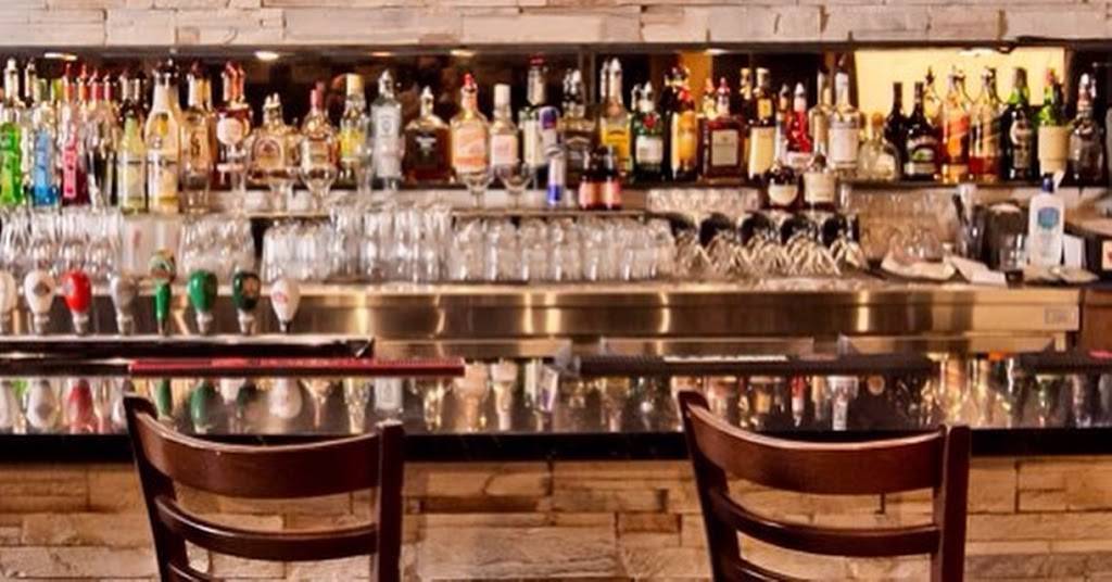 The Spot Bar and Lounge | restaurant | 9980 Airport Rd, Brampton, ON L6S 0C5, Canada | 9057993010 OR +1 905-799-3010