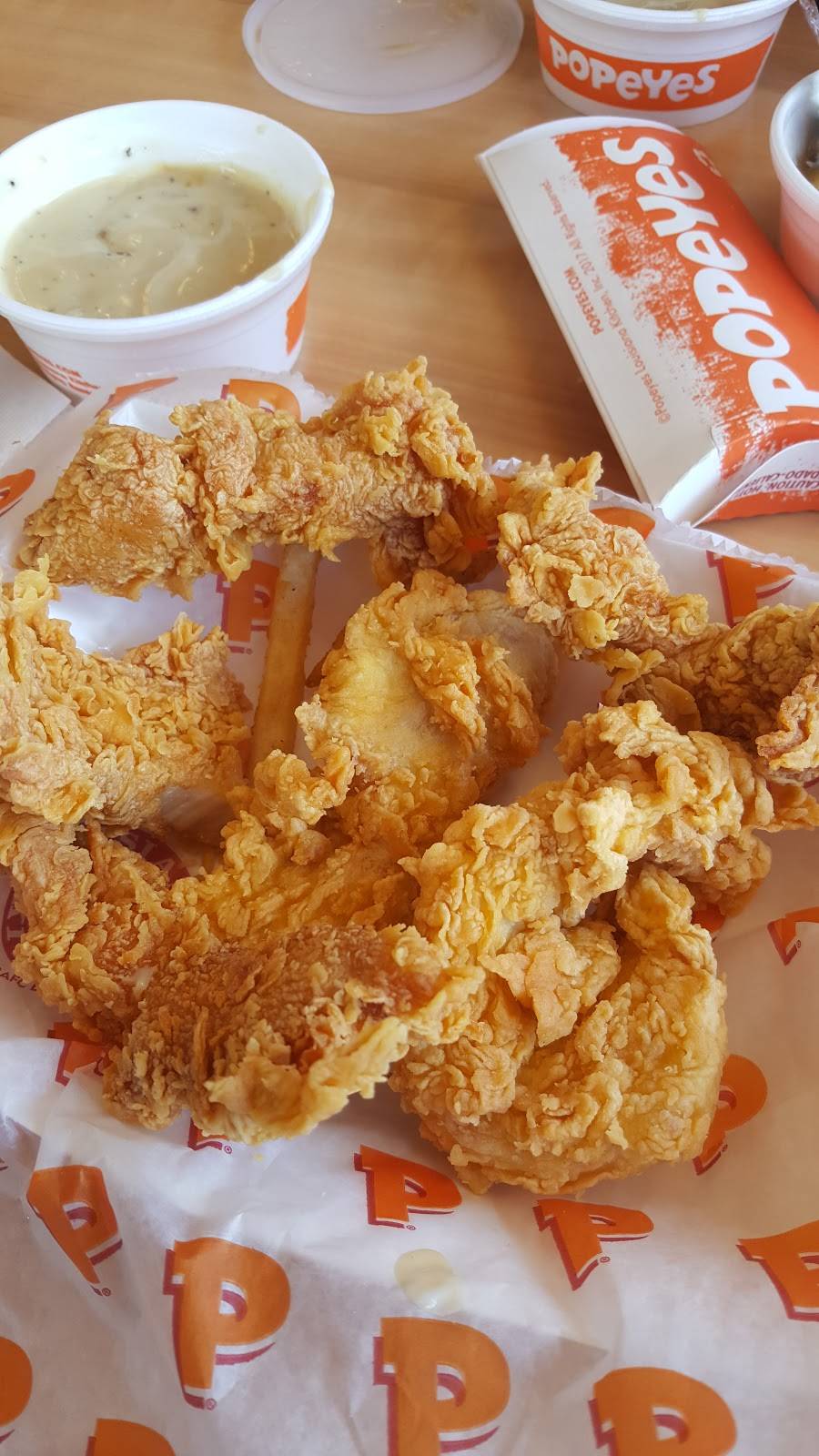 Popeyes Louisiana Kitchen | restaurant | 420 N Valley Mills Dr, Waco, TX 76710, USA | 2546332300 OR +1 254-633-2300